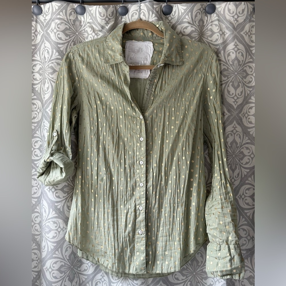 Cino Made In India Crinkle Light Green Gold Polka Dot Button Down, size S
